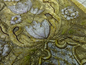 Broderies sur une chape de la cathédrale Saint-Aubain de Namur. XVIIIe siècle.